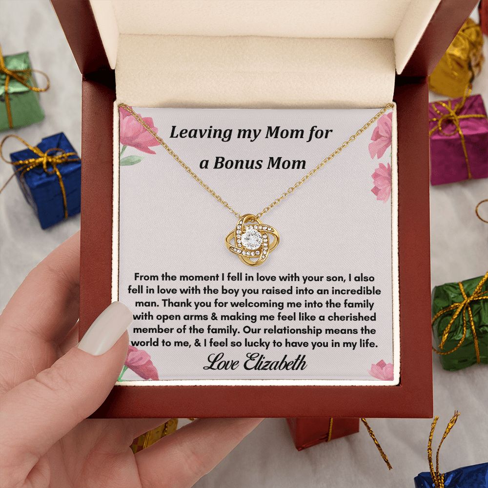 [Almost Sold Out] Bonus Mom - Gold Love Knot Necklace
